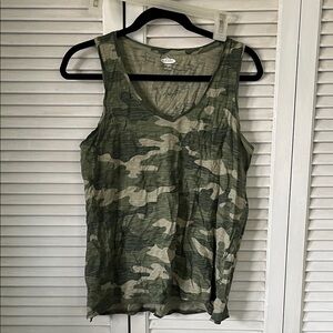 Old Navy Women's Camo Scoop Neck Tank Top - Olive & Khaki